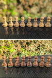 Jeu d’échecs Lardy années 1970 avec Cavaliers aux yeux incrustés  – Roi de 8,5 cm (très bon état)