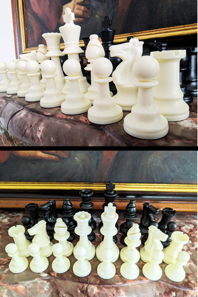 Pièces d'échecs en plastique - Roi de 9,5 cm (jeu neuf)